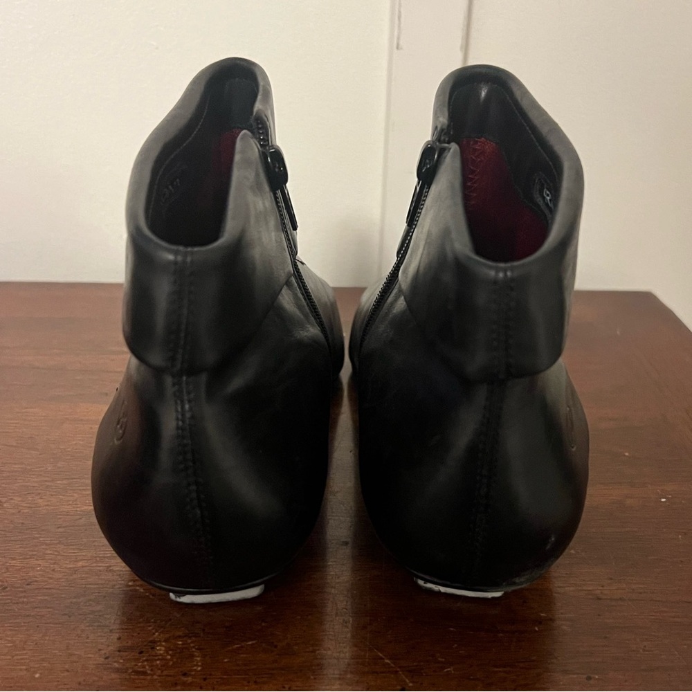 Bronx leather Sleek Black Ankle Booties size 10 - Picture 3 of 9